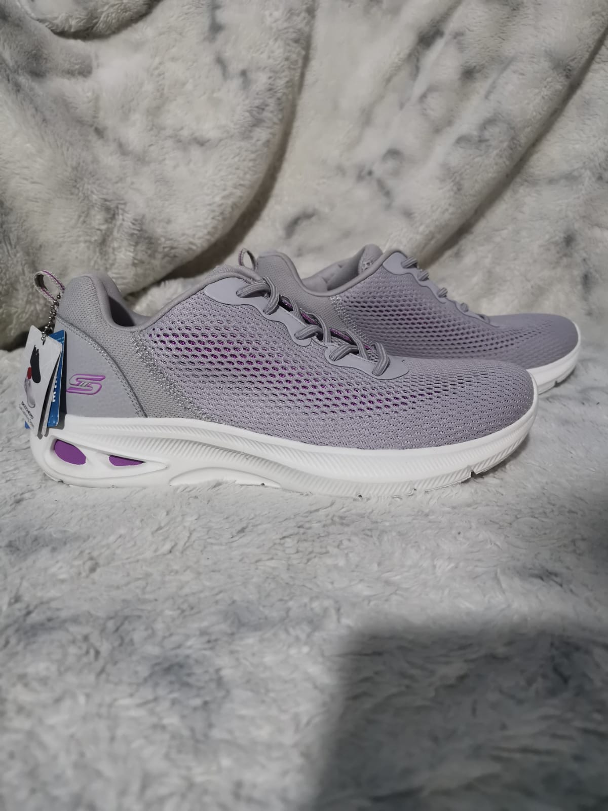 SKECHERS VEGAN talla 26.5
